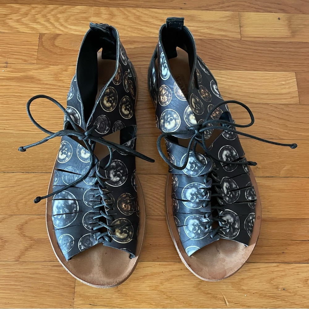 ALEXANDER MQUEEN Black and Gray Open-Toe Sandals